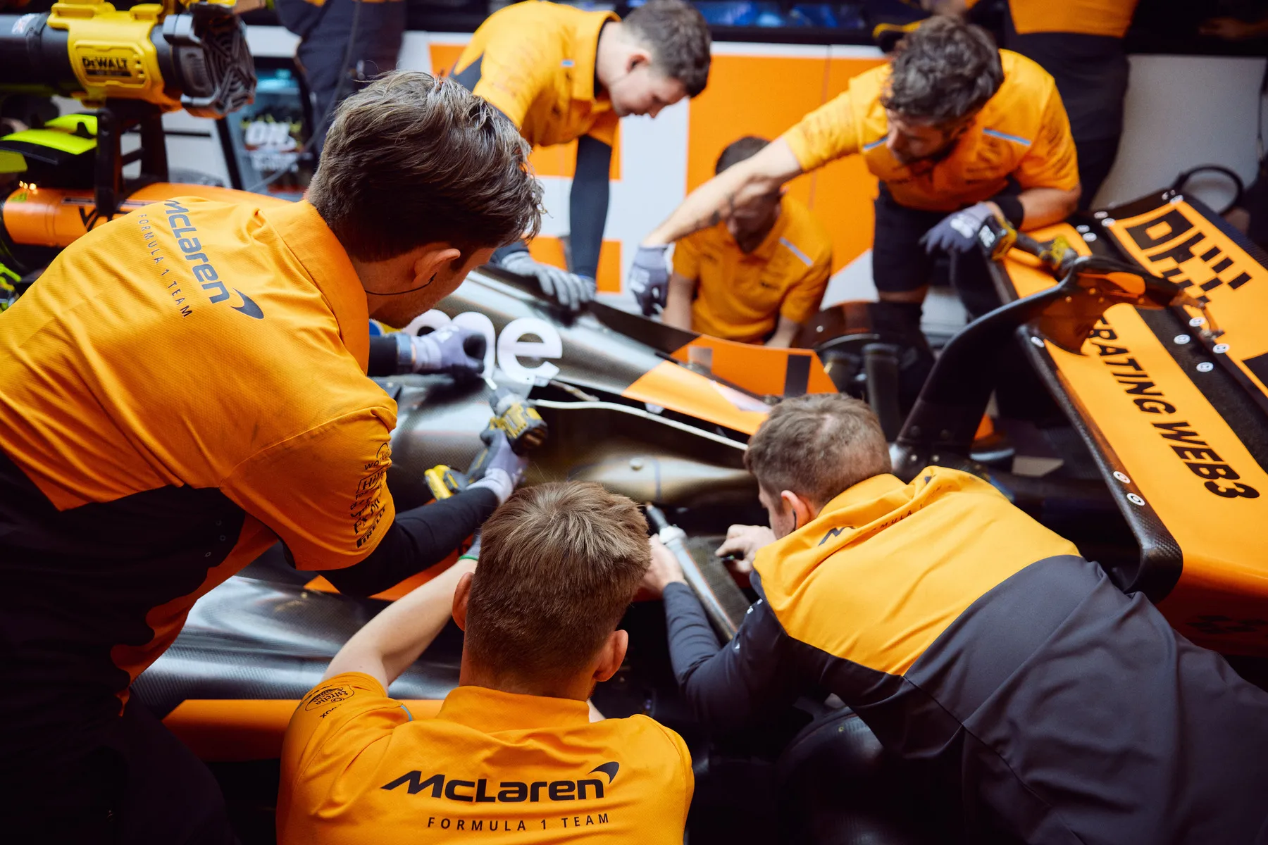 mp_mclaren_21-thurs-fp2_1372